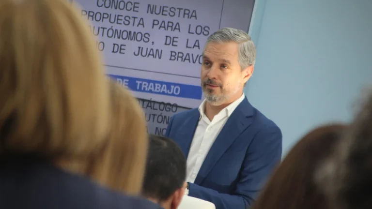 El PP presenta en Málaga su “contrato” con los autónomos basado en menos impuestos y trabas burocráticas para “dar alas al emprendimiento y el empleo”